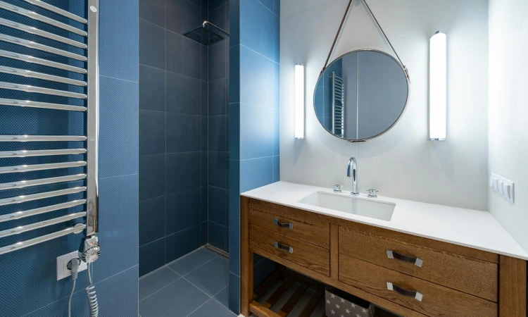 Kamar mandi dinding biru, Sumber: pexels.com