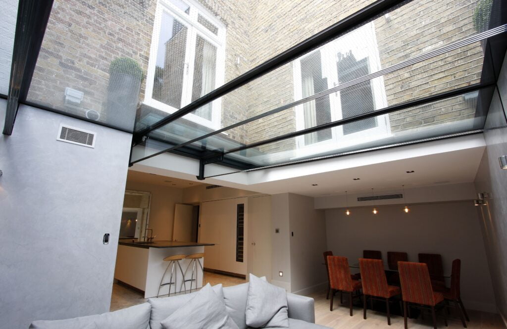 low iron glass, cocok untuk bahan canopy ruang tertentu. sumber: i.pinimg.com