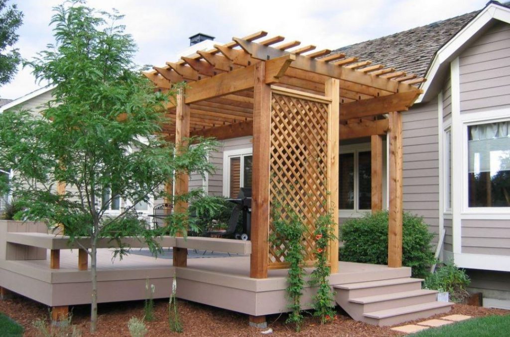 pergola, lebih modern dengan tambahan kaca. sumber: pinhome.id