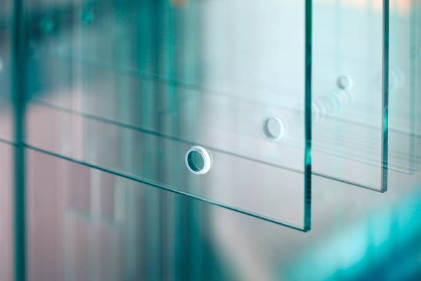 tempered glass, memiliki ketahanan yang lebih tinggi dibanding kaca lainnya. sumber: istockphoto.com