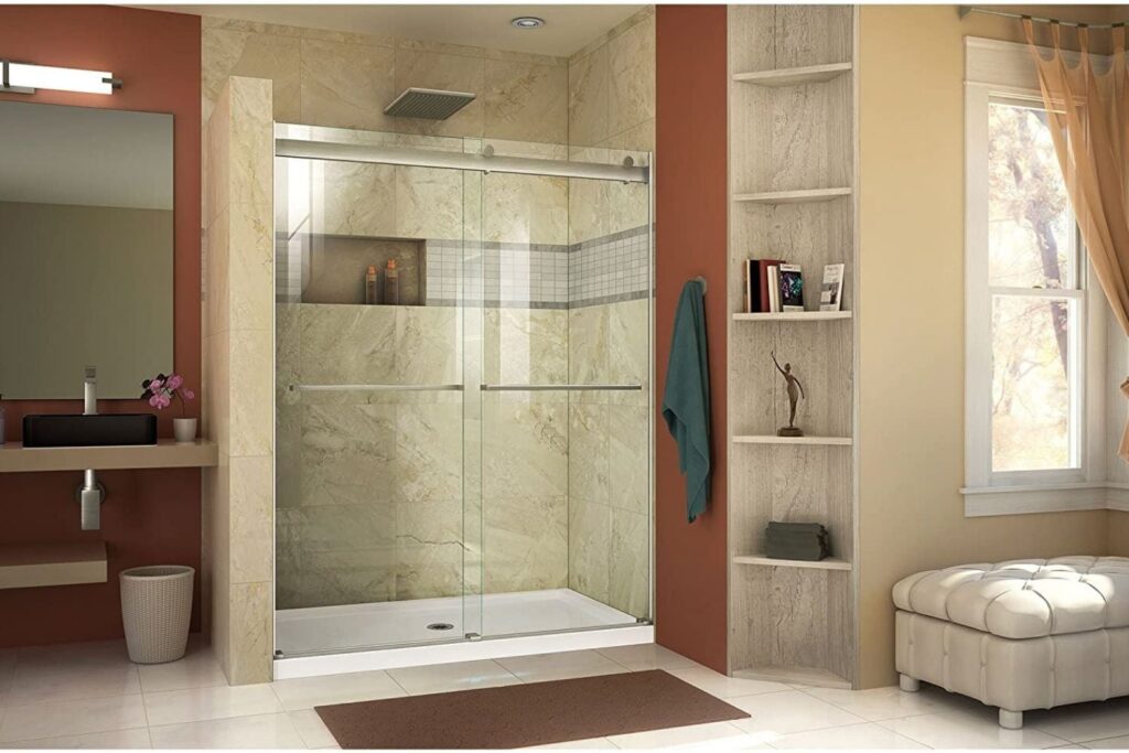 model pintu kaca sliding, cocok untuk konsep kamar mandi kekinian. sumber: bobvila.com