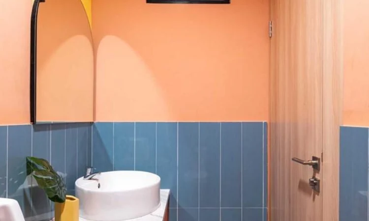 Toilet interior warna cerah, Sumber: arsitag.com