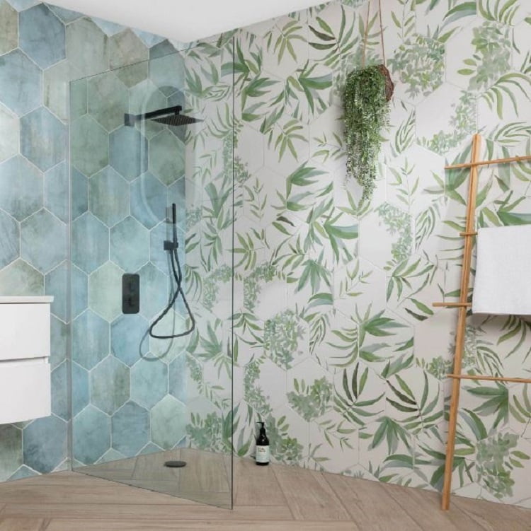 Floral bathroom, Sumber: tilemountain.co.uk