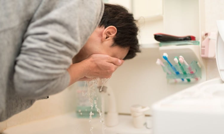 Tempat mencuci muka, Sumber: hollacode.com