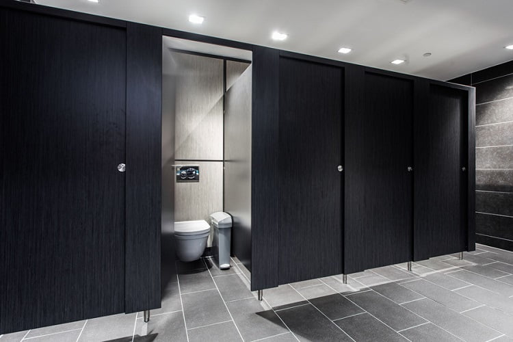 Jenis cubicle toilet dengan berbagai keunggulannya masing-masing, Sumber: washroom.co.uk