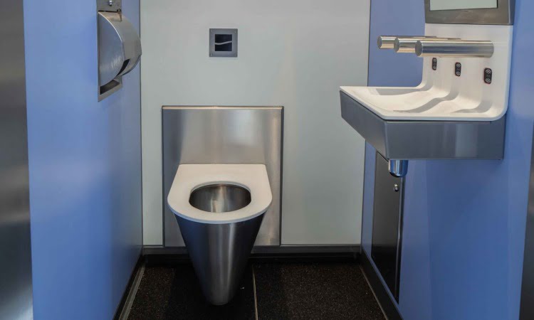 Perlengkapan dasar di toilet, Sumber: sanitronics.com