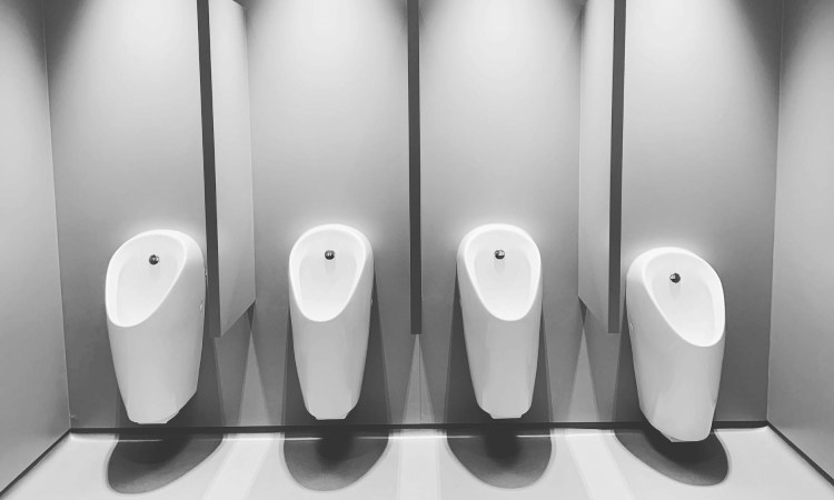 Desain toilet umum modern, Sumber: pexels.com