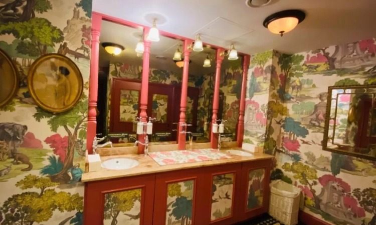 Ide desain toilet cafe, Sumber: urban-adventurer.net
