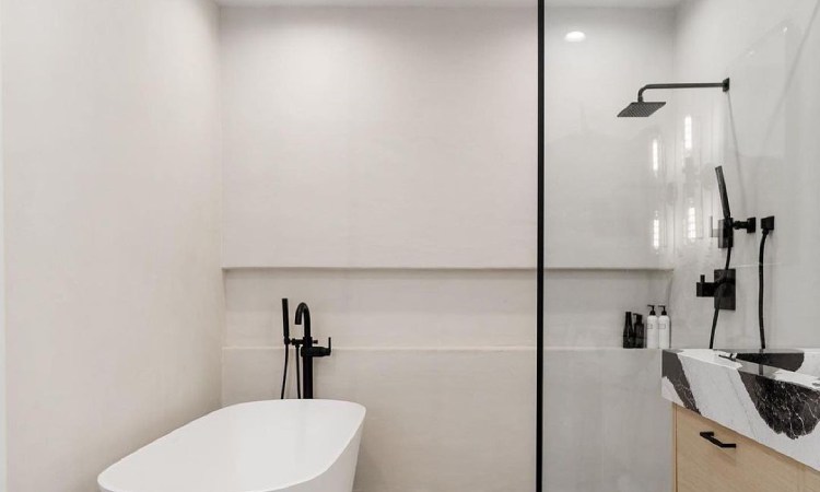 Kamar mandi basement minimalis, Sumber: inyouths.com