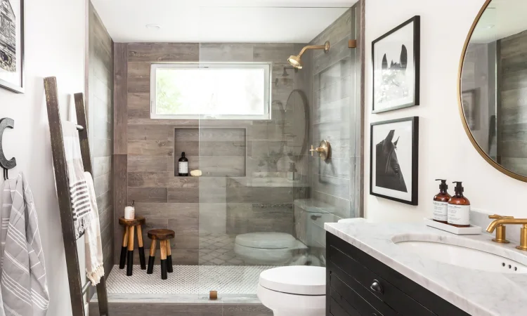 Desain kamar mandi bawah tangga, Sumber: foter.com