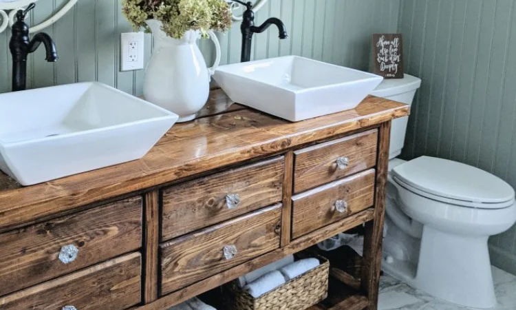 Sentuhan furniture klasik, Sumber: joyfullytreasured.com